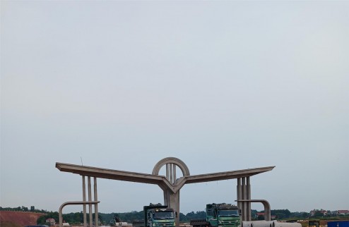 CỰC HIẾM : Gần 1000 m2 đất sát khu công nghiệp dôi dư gần nghìn m tổng 1800 m2 300 TC ngay đường vành đai V cách 100 cách cụm CN Hạnh Phúc Xuân